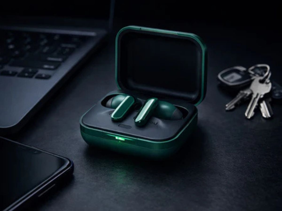 CTRL8 Buds Air 7 Pro true wireless earbuds with 48-hour playtime in sleek green finish